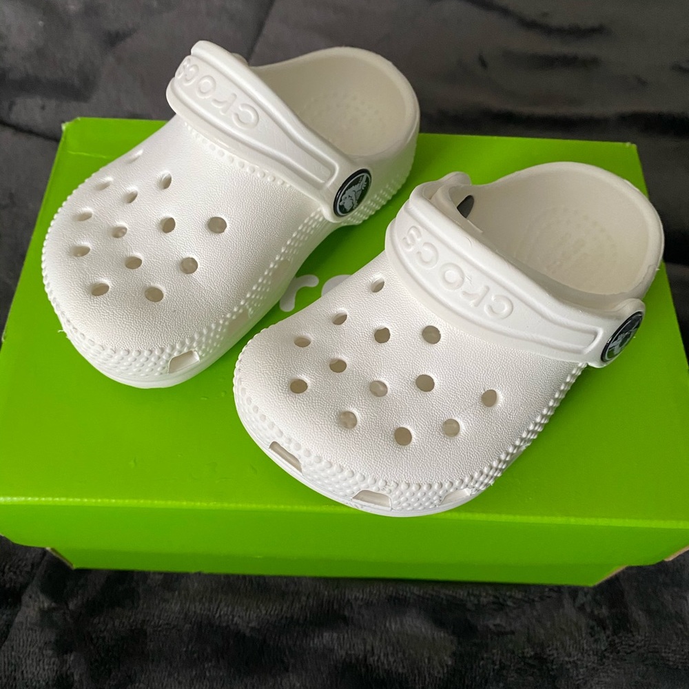 Crocs 🐊 I won’t lower the price.